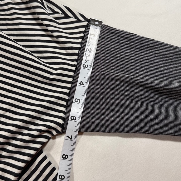 Lululemon Athletica Black and White Striped Long Sleeve Tee - Picture 6 of 8